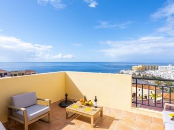 1314 Fabulous 2 Bedroom Duplex, Roof Terrace