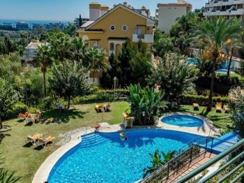 Aloha 6 Marbella Duplex Penthouse!